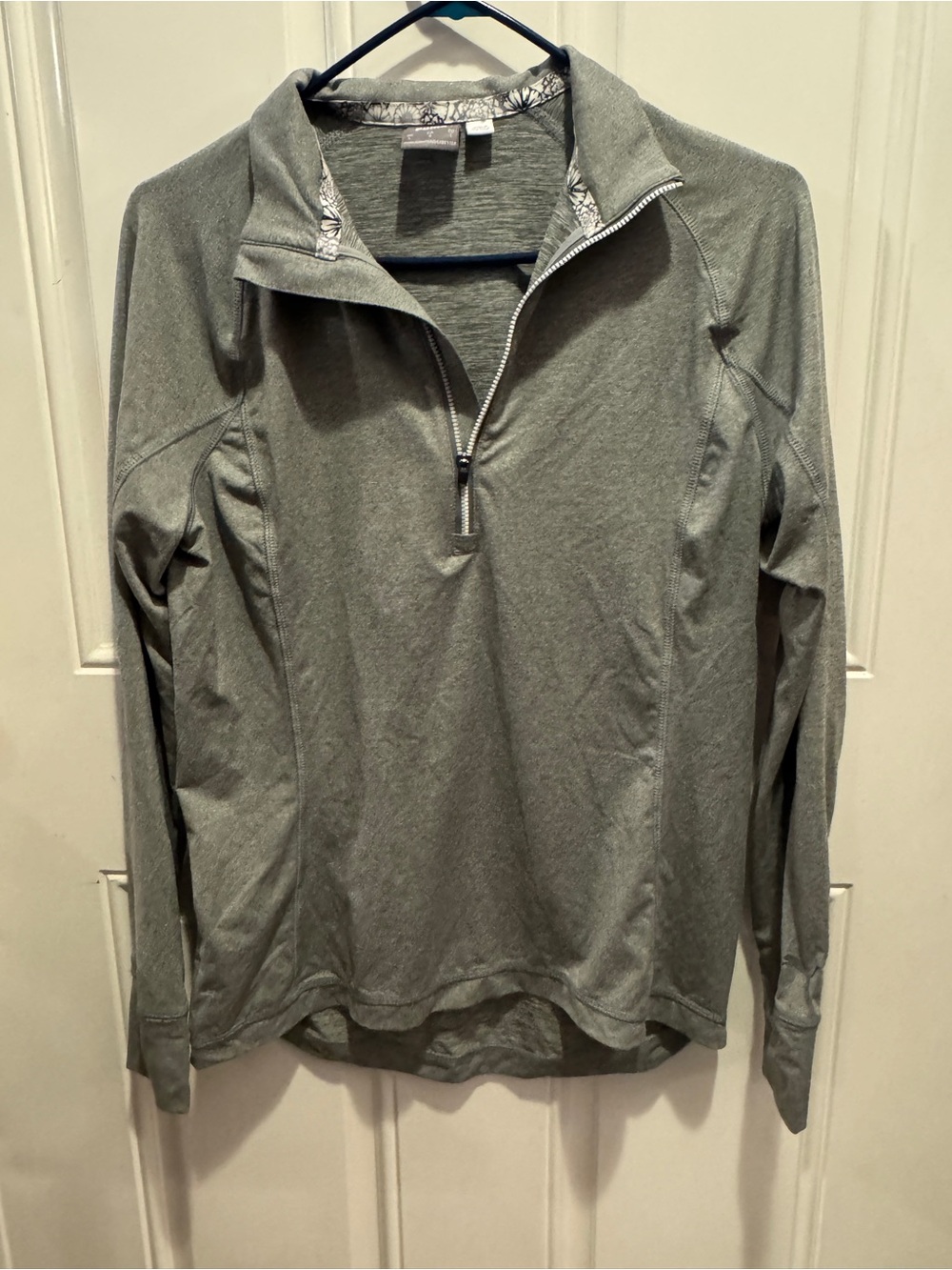 Puma Women's Gray Quarter-Zip Sweater Size L